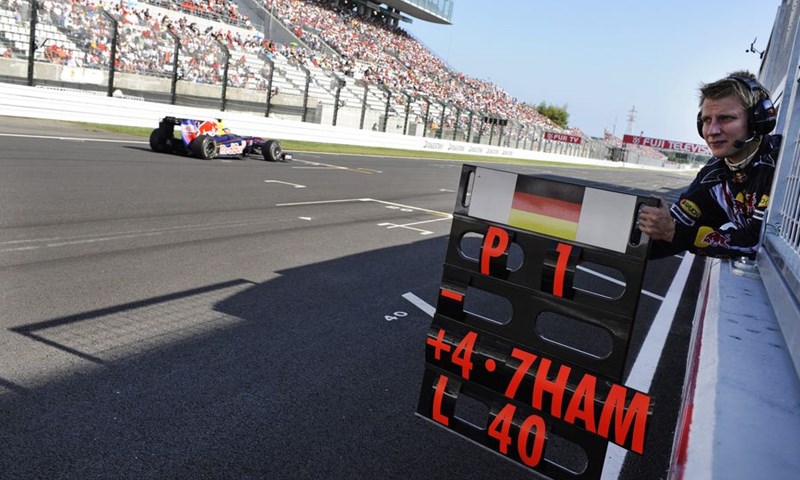 Sebastian Vettel odjurio u neizvjesnost