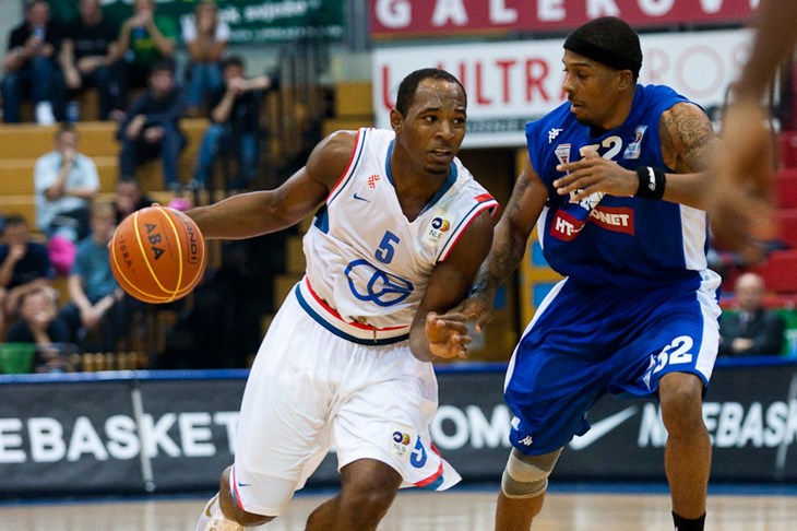 Svi u lovu na božićne darove