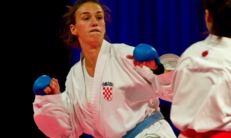 Hrvatske karatistice ekipne prvakinje Europe nakon finalne pobjede protiv Francuske