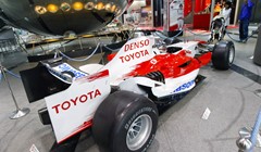 Toyota ipak parkirala bolide