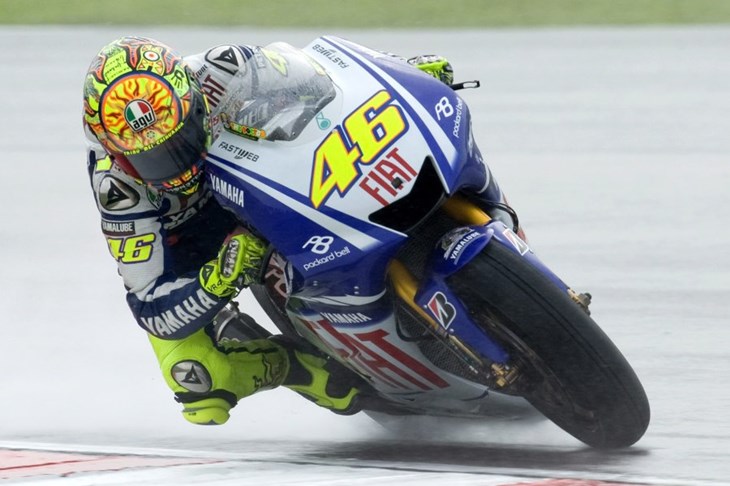 Rossi protiv tradicije