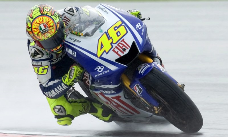 Rossi protiv tradicije