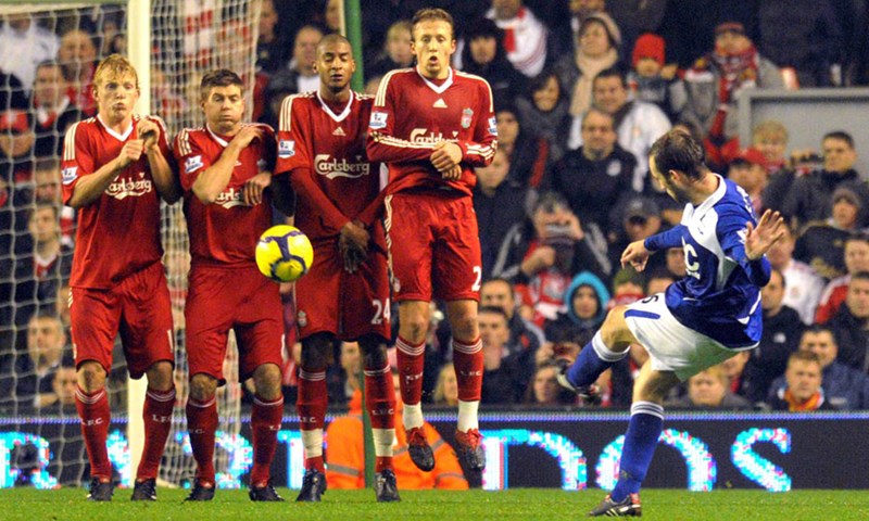 Liverpool sve dalje od naslova
