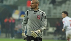 Dinamova prinova među vratnicama