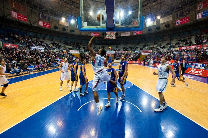 Vukovi posramili Mrave