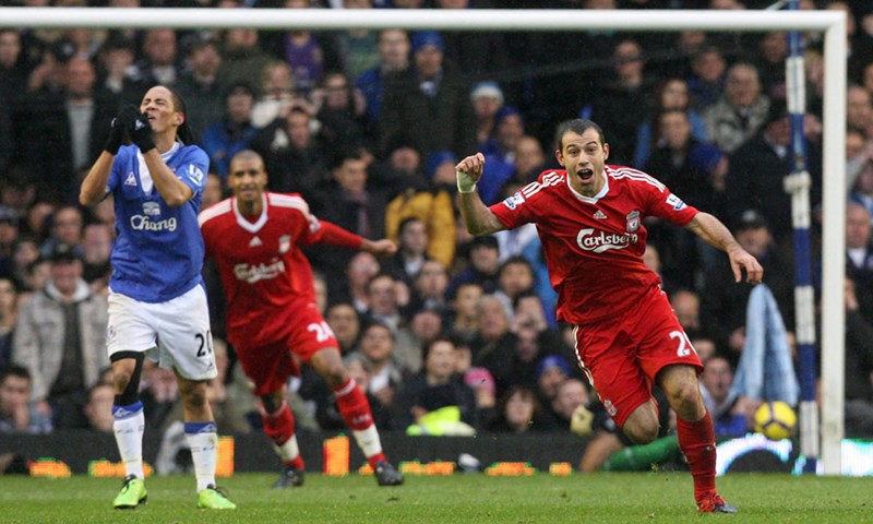 Video: Evertonu igra, Liverpoolu bodovi