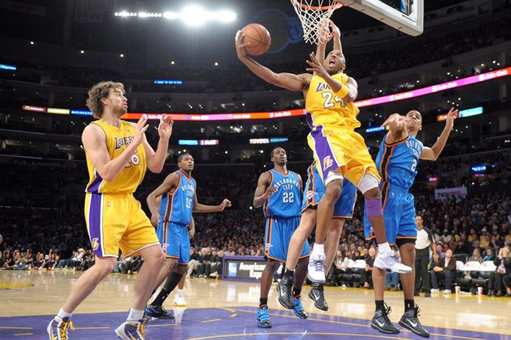 Bryant i James vode u izboru za All Stars