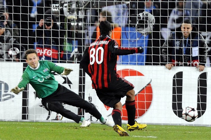 Ronaldinhu nude povratak u Brazil