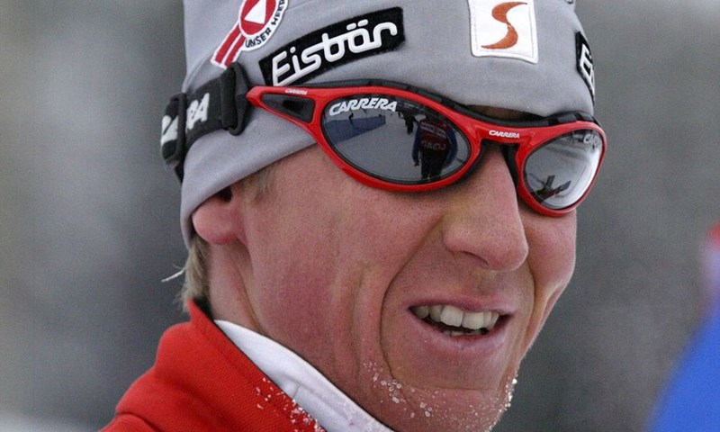 Hoffmann se nakon suspenzije umirovio