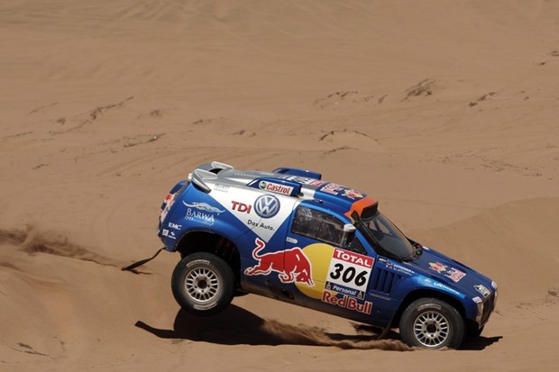 Al-Attiyah u žestokom napadu na Sainza