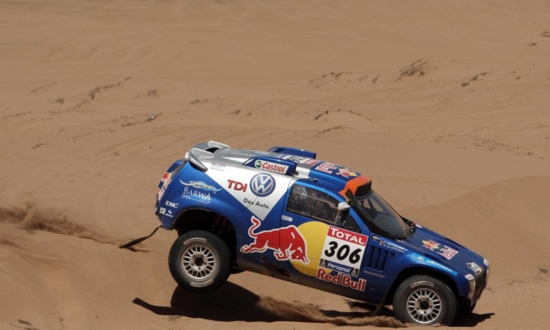 Al-Attiyah u žestokom napadu na Sainza