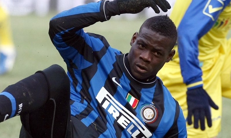 Eto'o savjetuje Balotellija