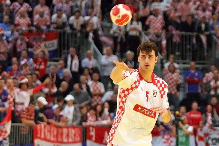 HSV tri od tri uz četiri gola Duvnjaka