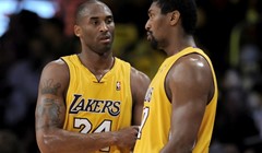 Video: Cavsima dvoboj titana