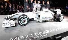 Video: Mercedes predstavio nove boje