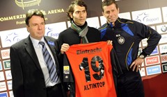 Eintracht udomio Schalkeovog napadača