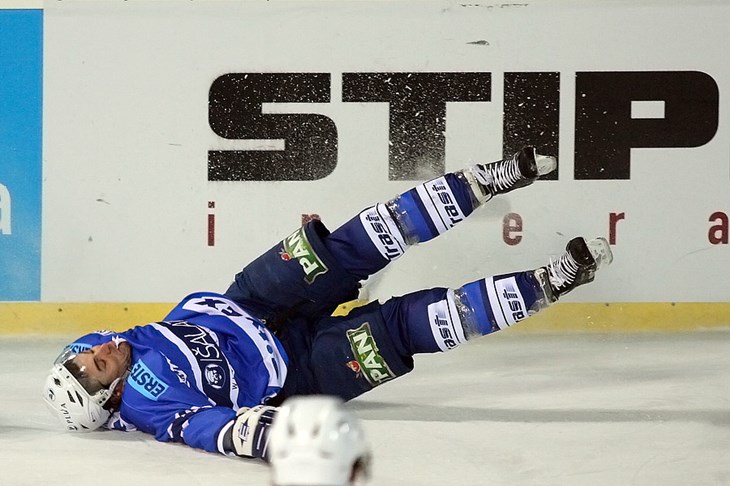 Conradu Martinu šest utakmica kazne!