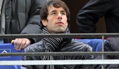 Petrić otvara mjesto Van Nistelrooiju?