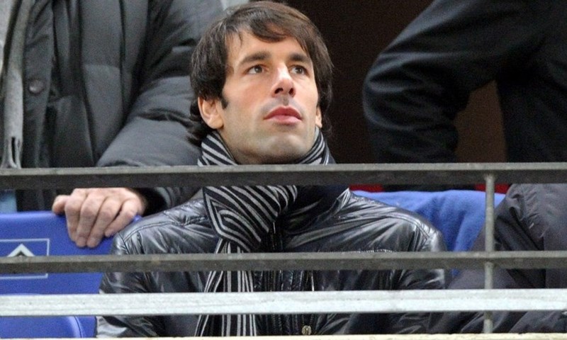 Petrić otvara mjesto Van Nistelrooiju?
