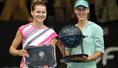 Dementijeva slavi u Parizu