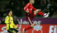 Srna u Londonu, Petrić protiv PSV-a