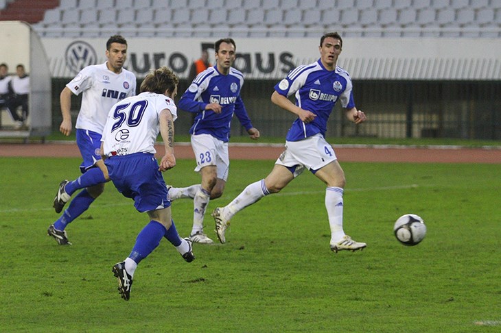 Novi veznjak u Slavenu