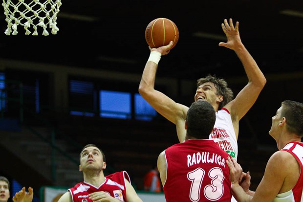 Raduljica na meti tri velikana