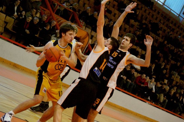 Favoriti do visokih slavlja