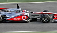 Brawn stao na Buttonovu stranu