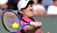 Šarapova se provukla, Henin ispala