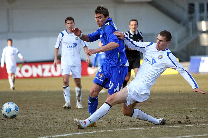 Zadar komplicira, Cibalia prijeti