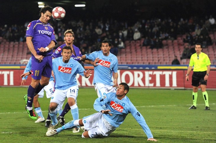 Viole slavljenički preko Napolija