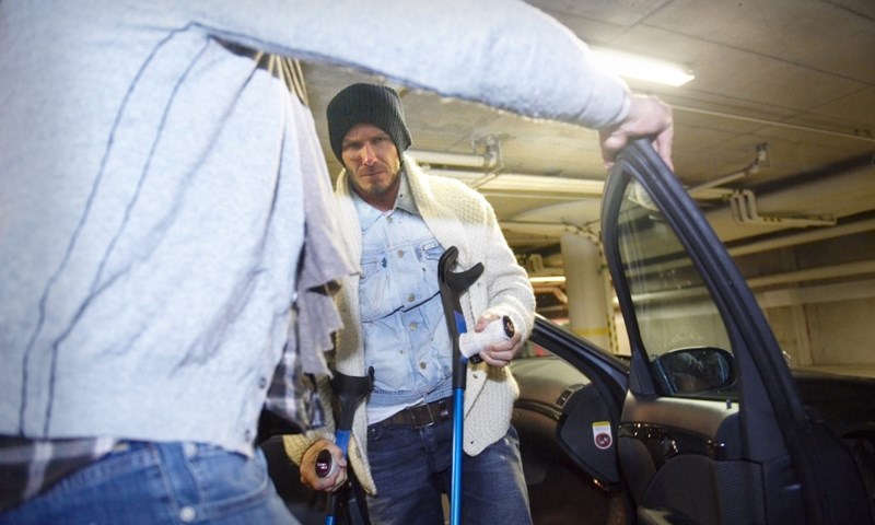 Beckham operiran, oporavak šest mjeseci