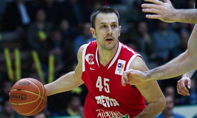 Cedevitin kapetan uspješno operiran