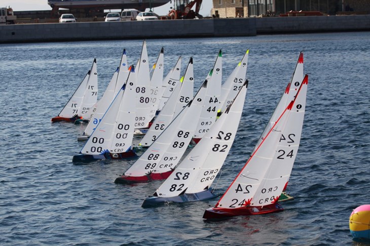 16. međunarodna riječka regata RU jedrilica