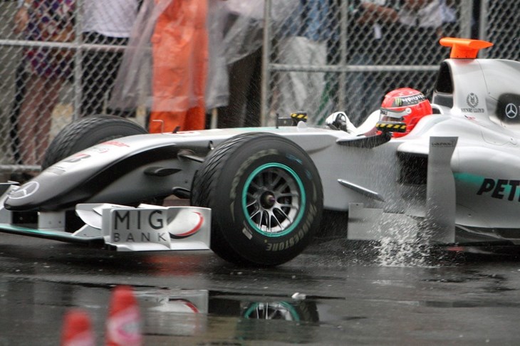 Schumacher: "Treba pobijediti Vettela"