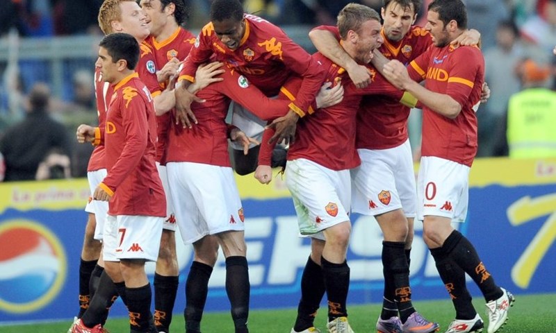 Roma na pole positionu za vrh