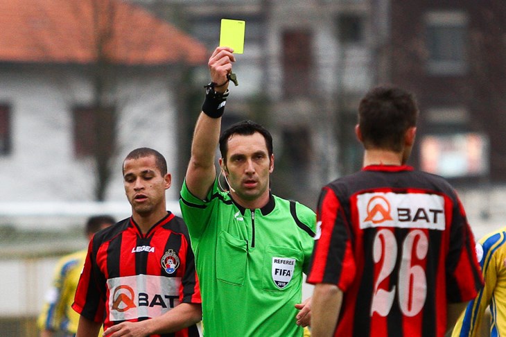 47 žutih i tri crvena kartona