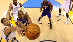 Kobe Bryant još tri godine u Lakersima