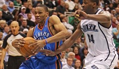 Bucksi u doigravanju, frka u Torontu