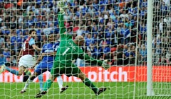 Katastrofalno stanje terena na Wembleyu