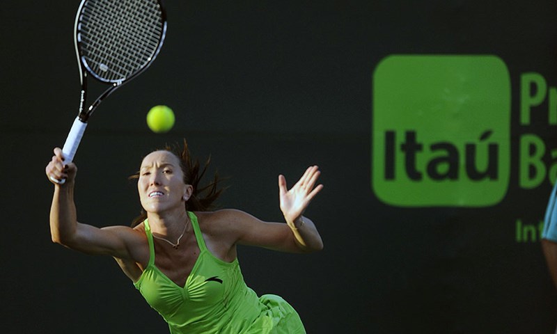 Janković leti, Wozniacki zapinje