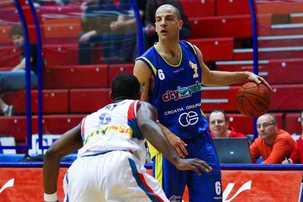 Tomeljak u Rumunjsku, Tončinić u Japan