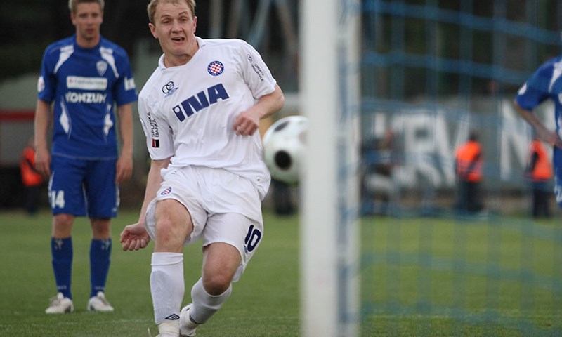 Hajduk gleda gore, petorka gleda dolje