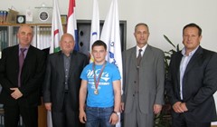 HOO čestitao mladom hrvaču