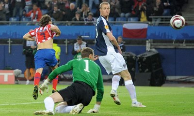 Video: Forlan junak hamburškog finala!