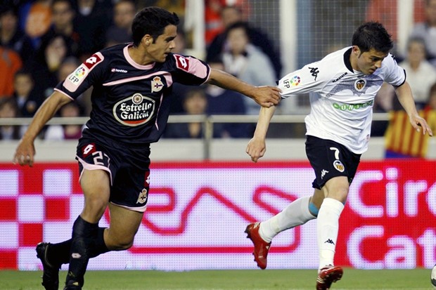 Barcelona se nada Fabregasu i Villi