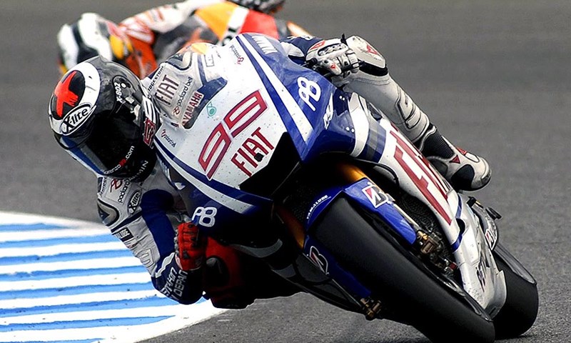 Rossi pokušava zaustaviti Lorenza