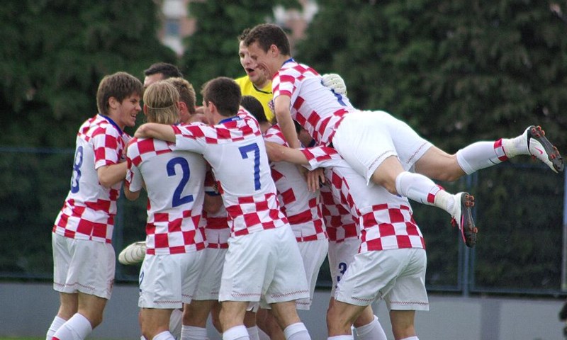 Na mladima reprezentacija ostaje