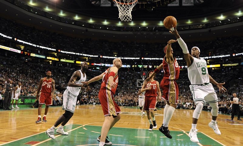 LeBron James ostao bez trenera